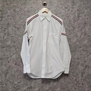 🚩steal authentic Thom Browne White Shirt with Black and Red Accents